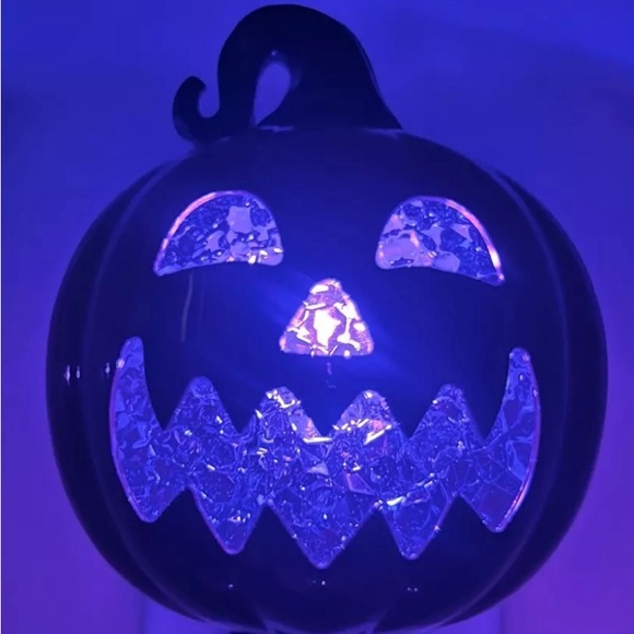 Bath & Body Works Jack O Lantern Pumpkin Wallflower Plug - Picture 2 of 4